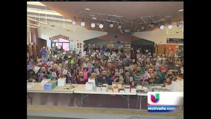 Entregan libros a estudiantes de la escuela primaria Cahuila