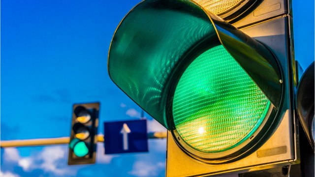 Sécurité routière : les feux récompense bientôt interdits