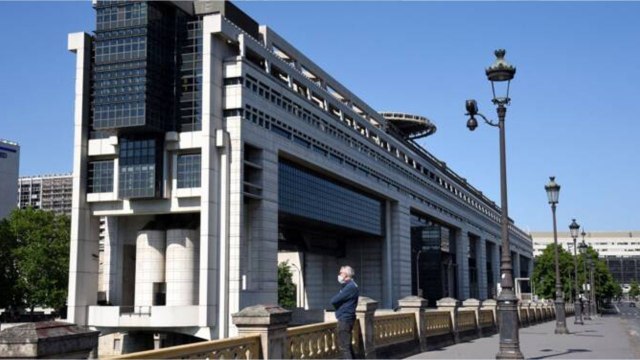 Les rémunérations impressionnantes des hauts fonctionnaires de Bercy et de l'Intérieur