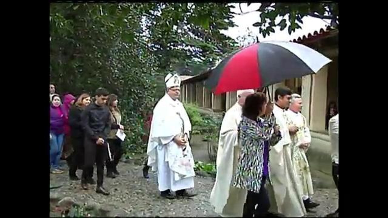 Las mañanitas en la Misión de Carmel