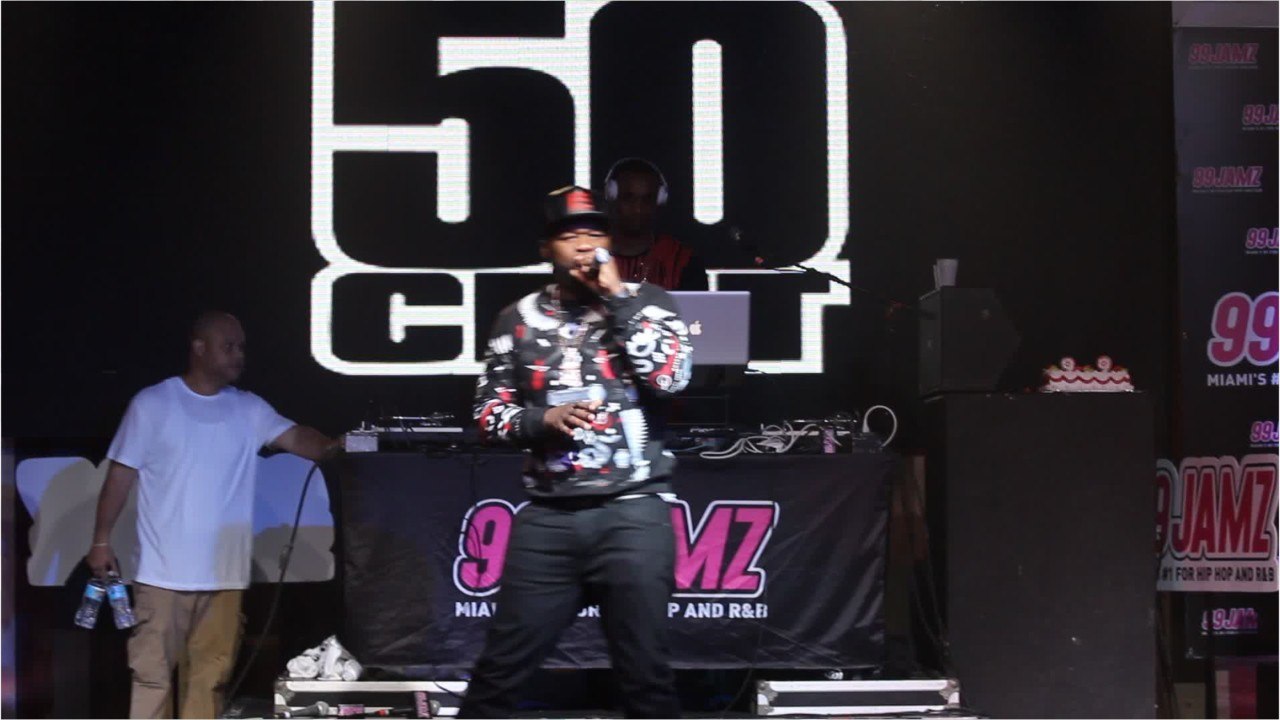 L'incroyable pourboire laissé par 50 Cent dans un Burger King