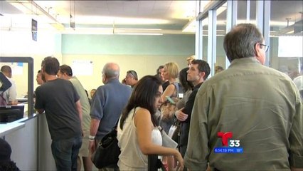 Batallan deportados para tramitar licencia de conducir