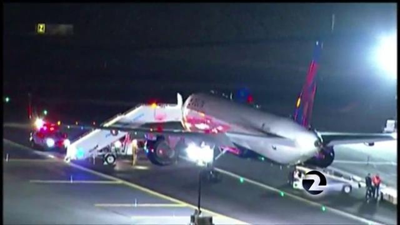 Bomb Threat Grounds Two Planes In New York