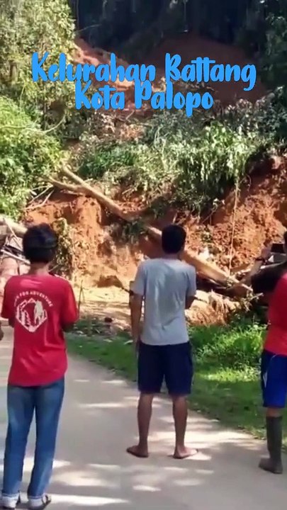 Part 2 Longsor terjadi di jalan poros Palopo - Toraja