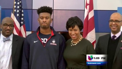 Bowser anuncia nuevos esfuerzos para impulsar el éxito académico en estudiantes