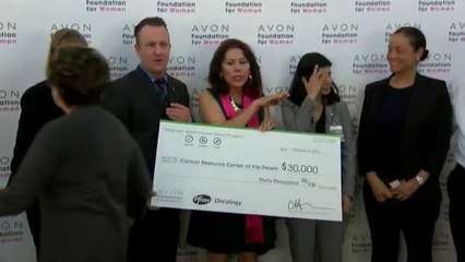 Donan 30 mil dólares a organización contra el cáncer