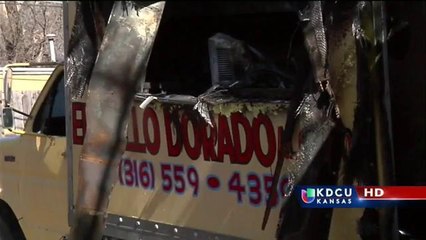 El camión de comida, "El Pollo Dorado" acaba en llamas por causa desconocida