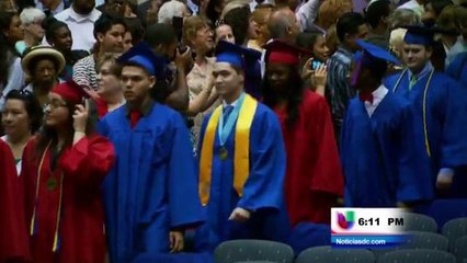 Nueva ley propone premiar a estudiantes bilingües