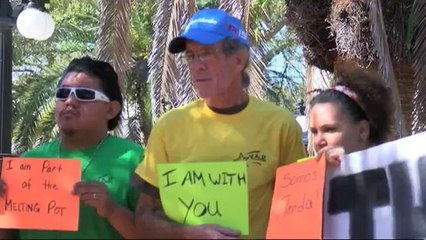 Hispanos protestan tras discurso de gobernador Scott