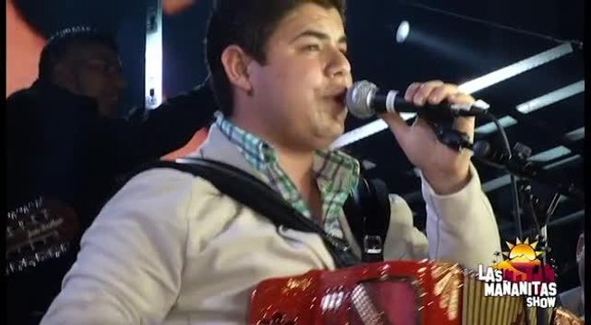 ¡Canta Alfredito Olivas!