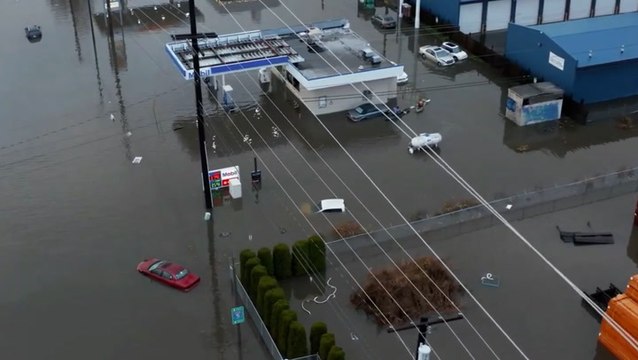 Flooding continues a day after heavy rain in the Northwest