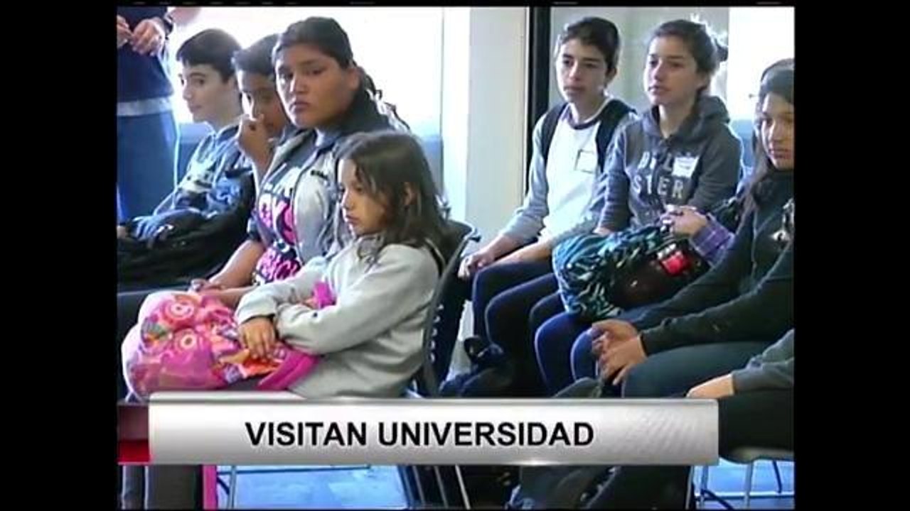 Estudiantes visitan a la Universidad de Monterey