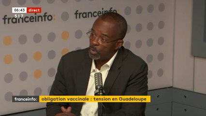 "Les gens n'ont plus confiance", explique Ary Chalus, le président de la région Guadeloupe, au troisième jour d'une grève illimitée contre l'obligation vaccinale