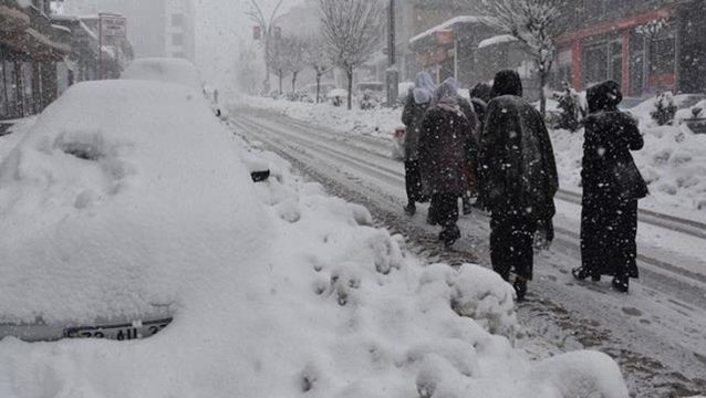 Meteoroloji cumartesi günü için uyardı: Kar yağışı Doğu Karadeniz ile Güneydoğu Anadolu'da yeniden etkili olacak