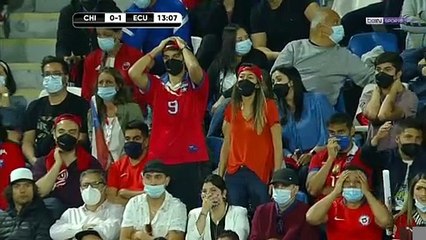 Qualifs Mondial 2022 : Vidal prend un rouge pour un tacle très dangereux !