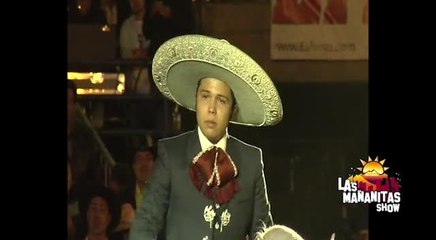 Llora hijo de Pepe Aguilar en su debut a caballo