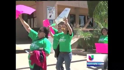 Manifestantes piden un aumento de salario