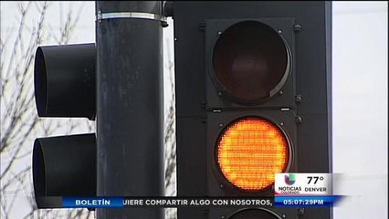 Permanecen las cámaras en los semáforos