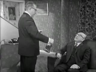 Pardon The Expression  s02 e06  The Home Help_