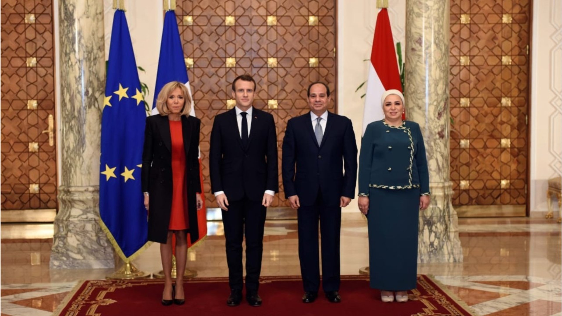 Les baskets dorées Vuitton de Brigitte Macron en Égypte font polémique -  Vidéo Dailymotion