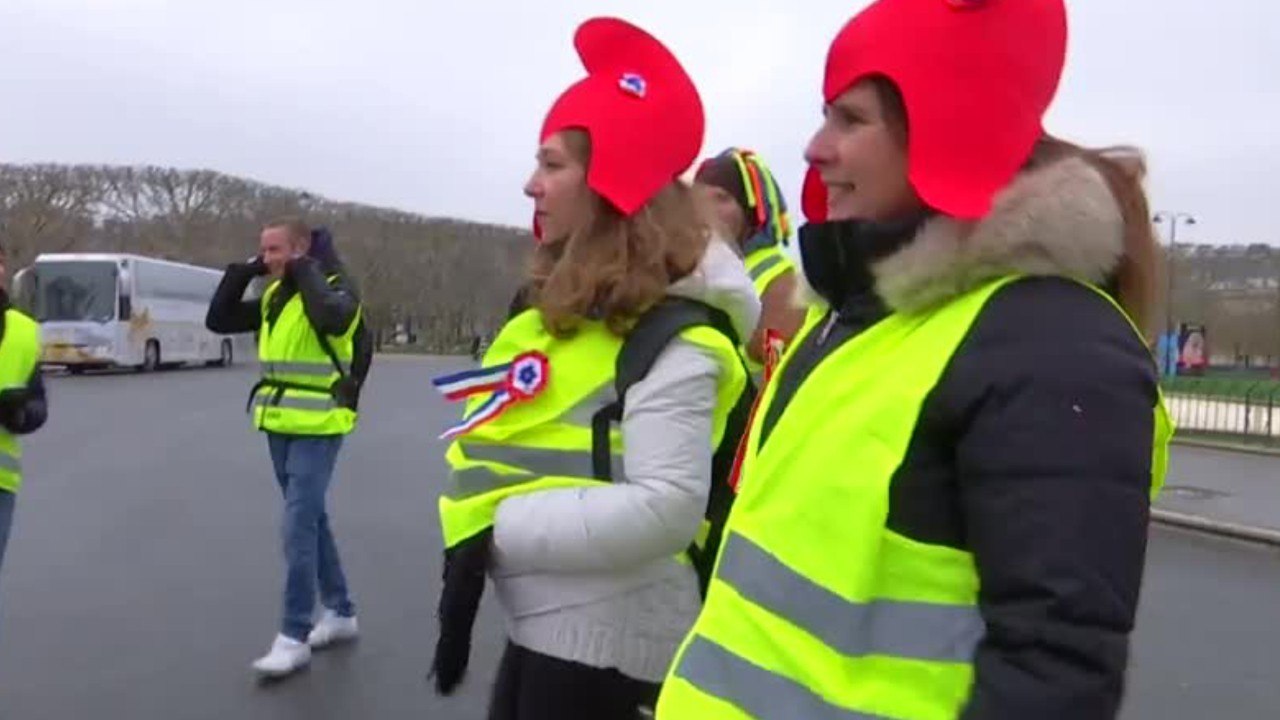 Marche républicaine : les Foulards rouges se divisent sur l'opportunité d'y aller
