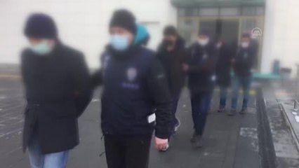 Başkentte FETÖ firarisi eski yarbay ve binbaşı gaybubet evinde yakalandı