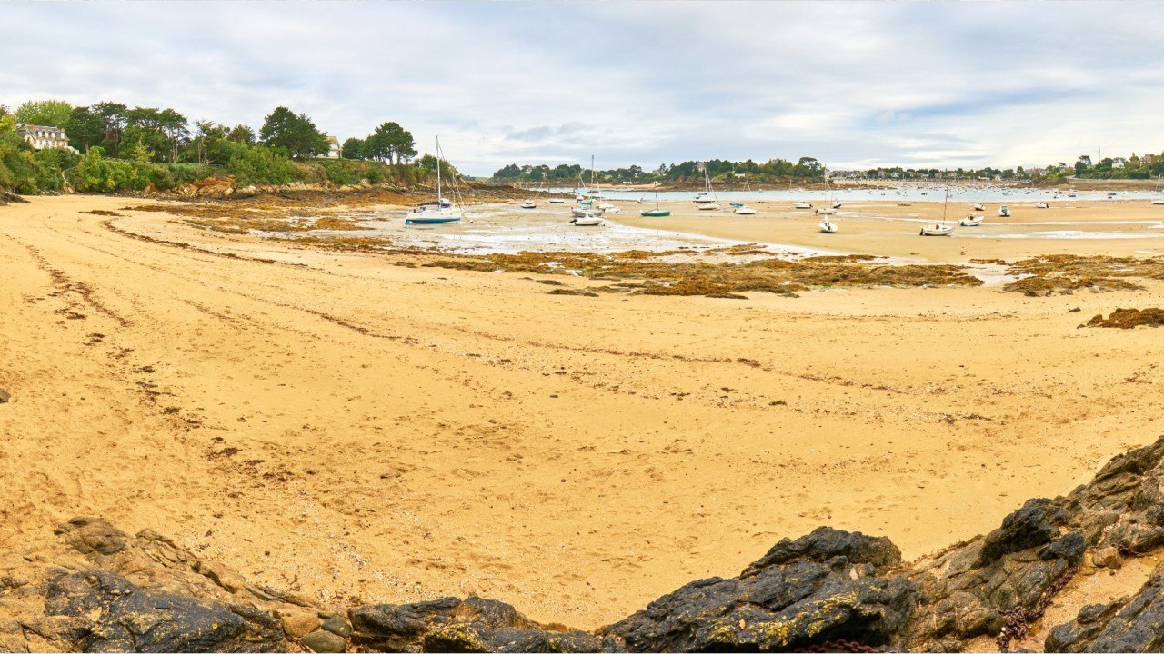 Près de Saint-malo, de riches propriétaires empêchent toujours l’accès à la mer