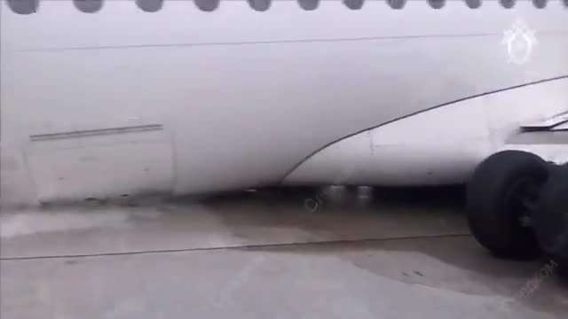 Superjet 100 : train principal cassé après une sortie de piste