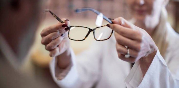 Lunettes remboursées à 100% : verres, conditions de renouvellement… Ce qui va changer avec Macron
