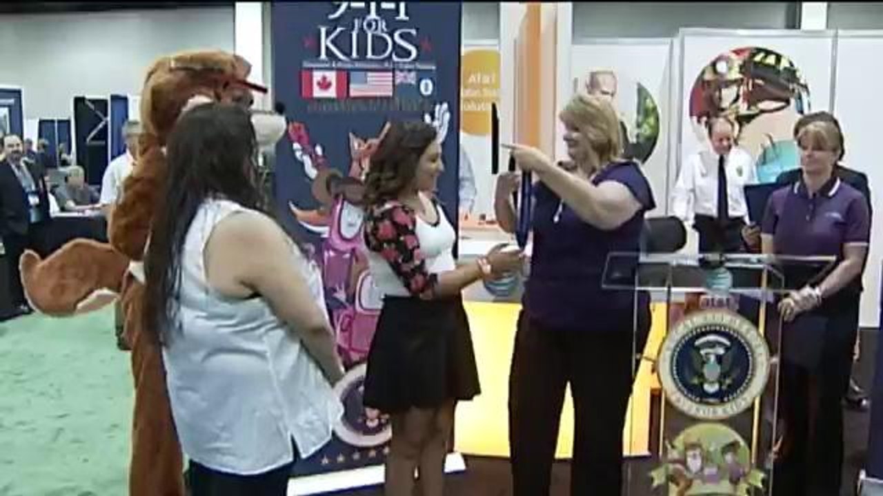 Niñas son homenajeadas