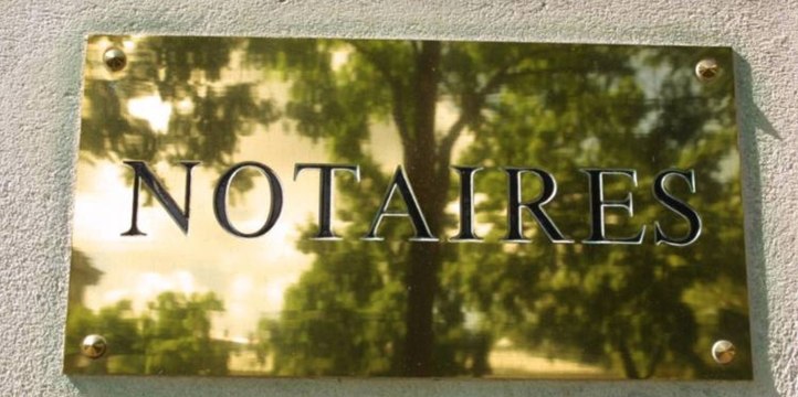 Hausse des frais de notaires : la grossière erreur de Matignon