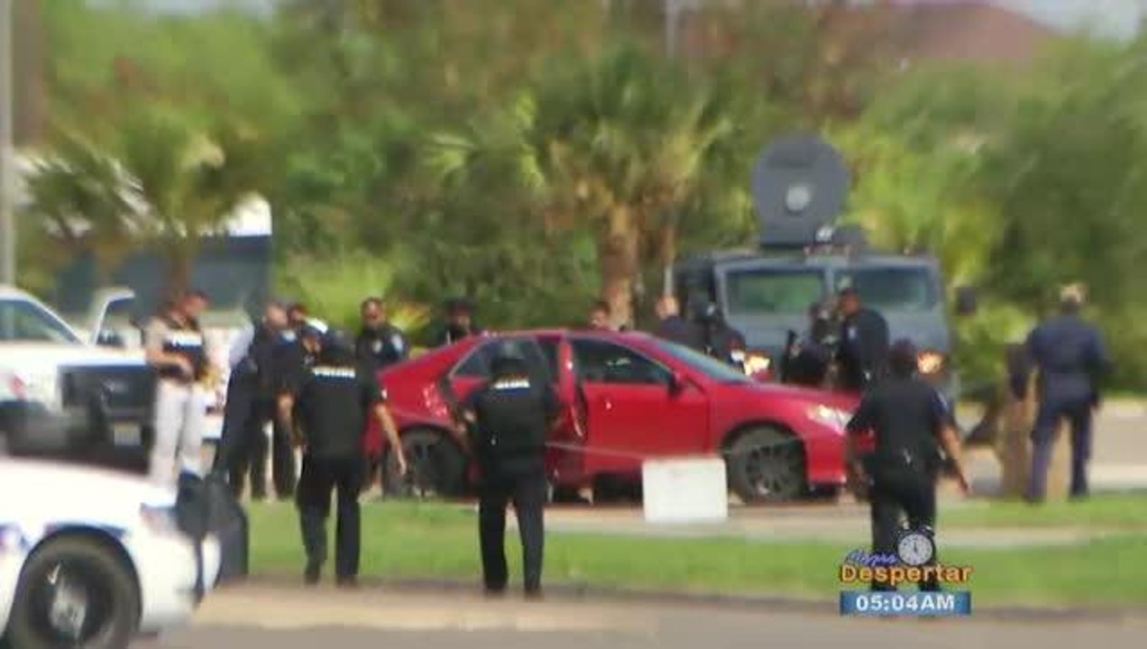 Logran Detener Hombre Atrincherado En Vehículo Con Hija Menor Abordo y Mas Noticias