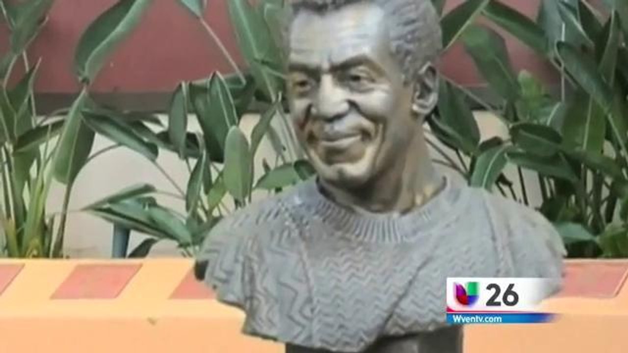 Remueven busto de Bill Cosby