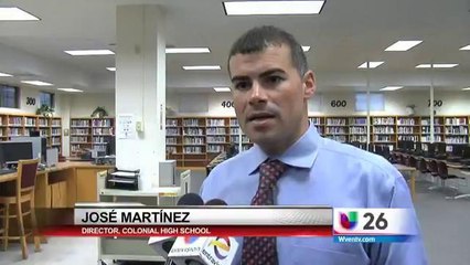 Director hispano en una Escuela del Condado Orange