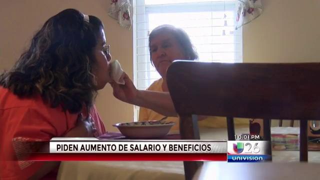 Piden aumento de salarios y beneficios para asistentes personales