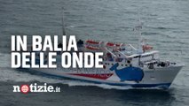 Moby Bastia in avaria: dentro al traghetto in balia delle onde c'è chi se la ride