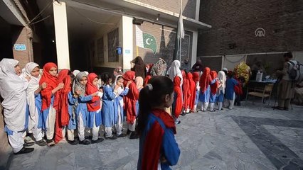 Pakistan'da çocuklar için aşı kampanyası başlatıldı