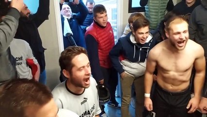 DANS LE VESTIAIRE DES SENIORS A