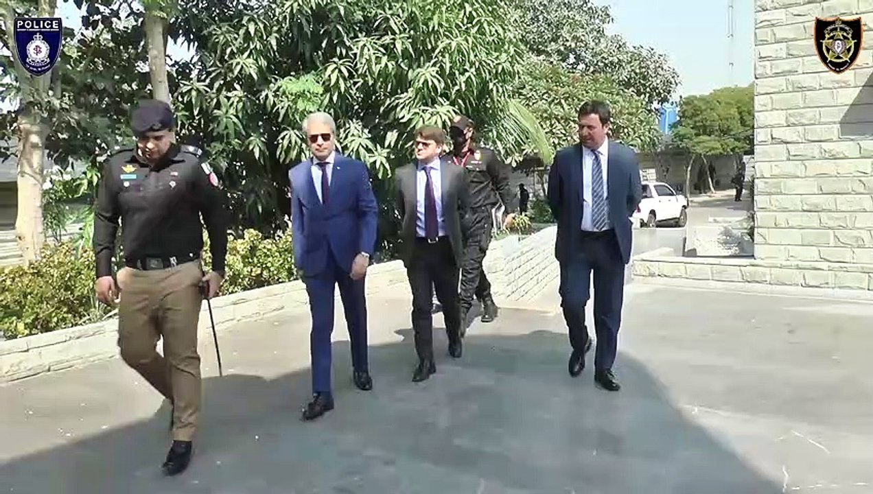 MR. DANILO GIURDANELLA, CONSUL GENERAL OF ITALY AND LUIGINO AMOROSA, POLICE ATTACHÉ OF ITALY VISIT SSU HEADQUARTERS