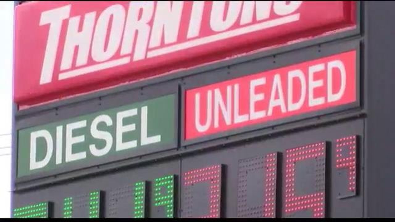 Sigue bajando la gasolina