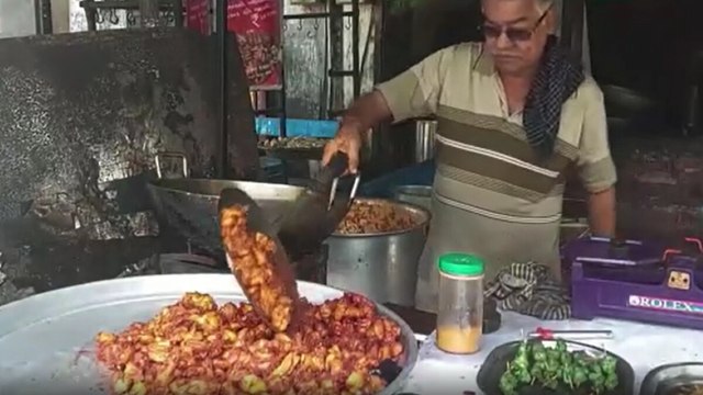 Ban on Non-veg carts in Gujarat involved political aspect?