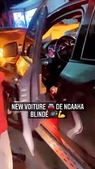 Ngaaka Blindé debarque dans sa belle bagnole