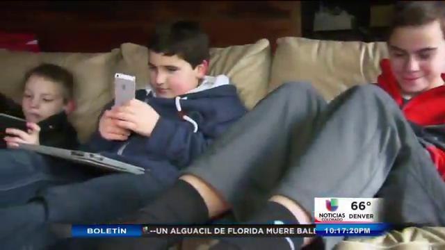 Aurora advierte a padres de peligros en las redes sociales