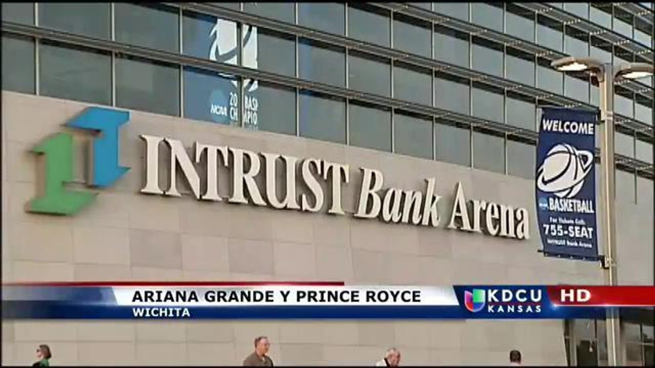 Ariana Grande y Prince Royce visitan Wichita
