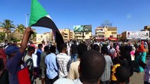 Sudan'da sivil yönetim talebiyle protestolar sürüyor (2)