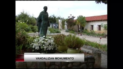 Estatua de Serra vandalizada