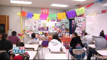 Students learn about Dia de los Muertos