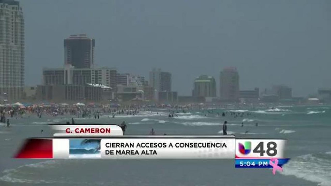 Cierran accesos a consecuencia de marea alta