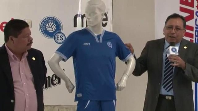 Presentan nueva camiseta de la Selecta