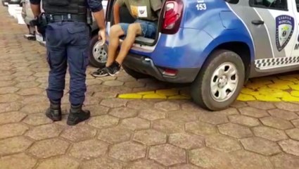 下载视频: Homem de 30 anos é detido pela GM ao descumprir medida protetiva contra a mãe